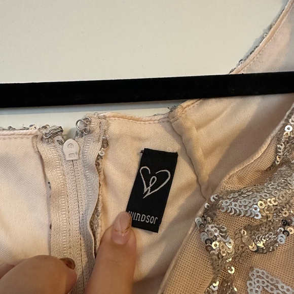 Long v neck dress - Picture 3 of 3